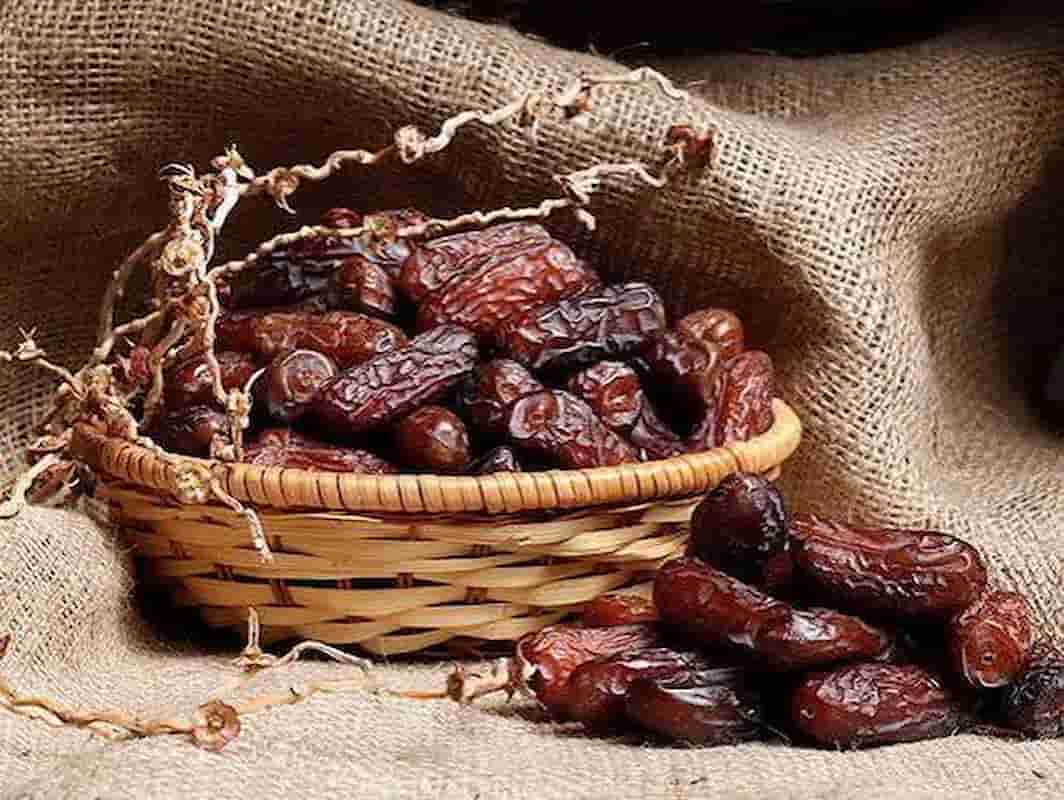 خرما پیارم قم با کیفیت ممتاز و طعم طبیعی